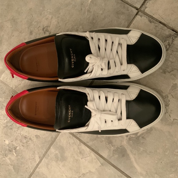 Givenchy sneakers size 11 - Picture 1 of 4
